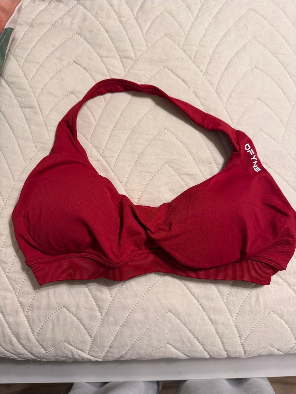 DFYNE Seamless Halter Sports Bra in Red - Supportive Everyday Activewear